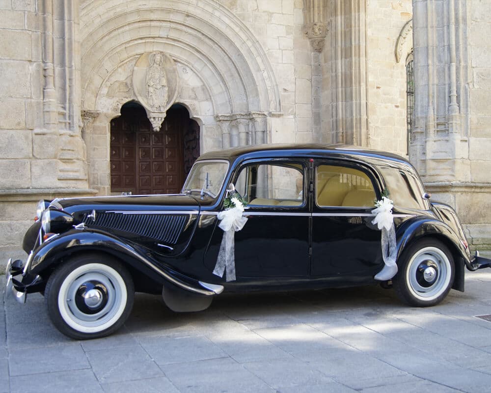 Citroën C11 del 56 - Alquiler de coches para bodas en Lugo