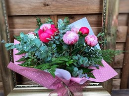 Ramo de peonias