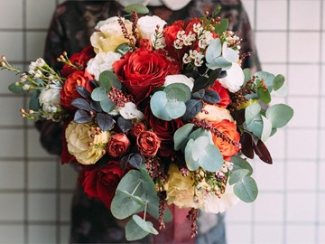 Visita nuestra tienda online y compra tus ramos de flores de manera sencilla 